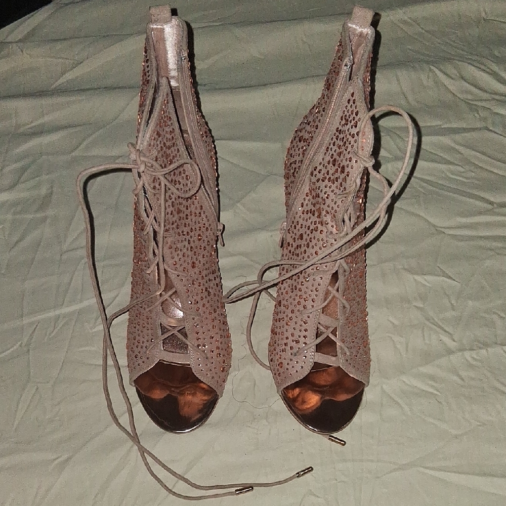 Chic Lace-Up Peep Toe Heels